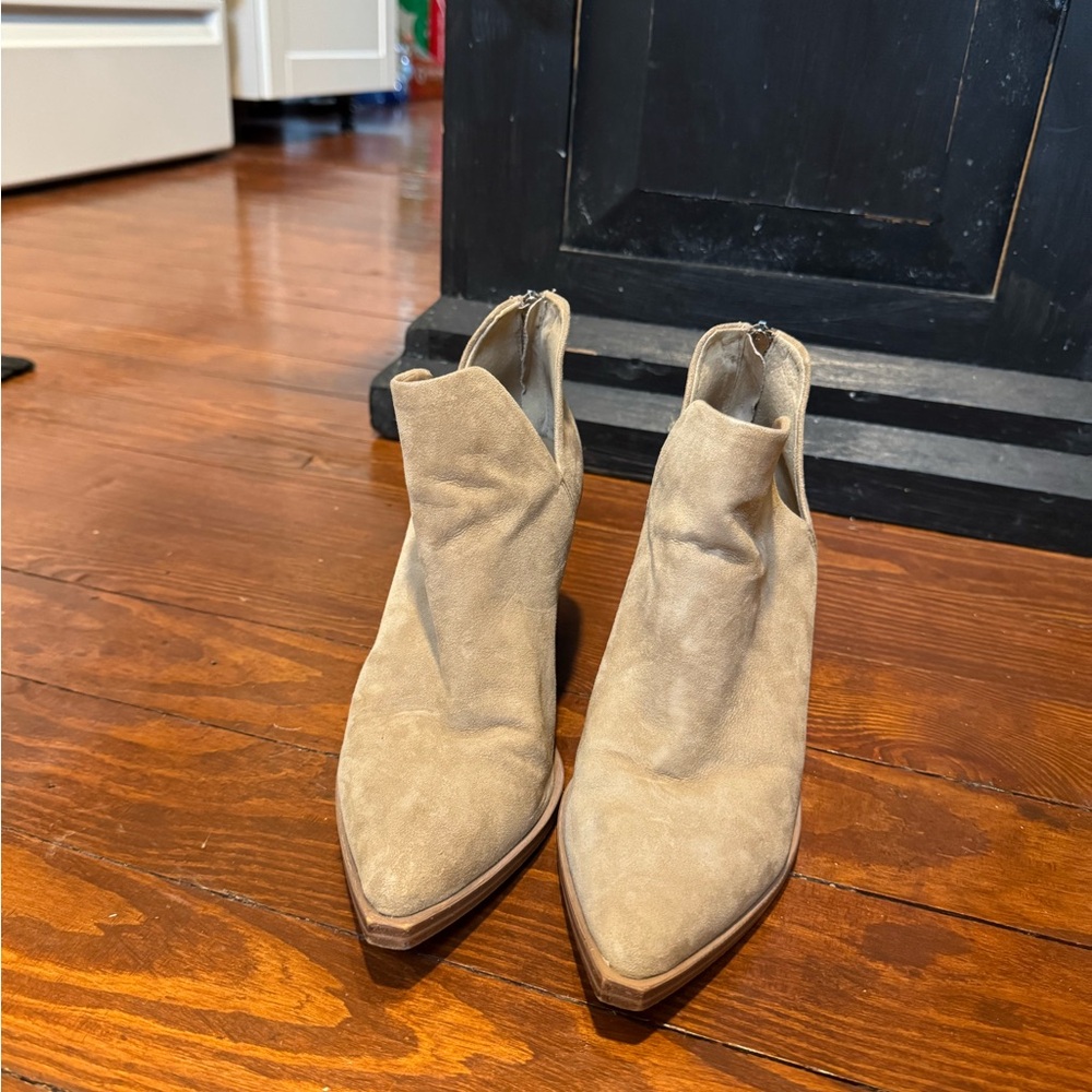 Steve Madden Tan Ankle Booties Suede